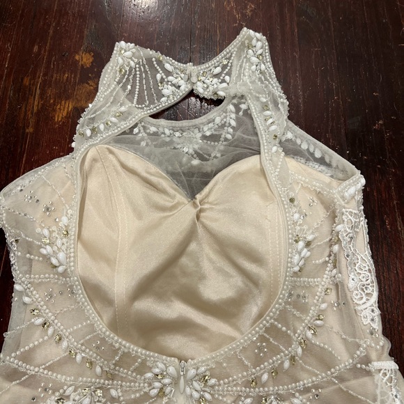 White lace and beaded lace midi dress with high neck and low back - Picture 12 of 15